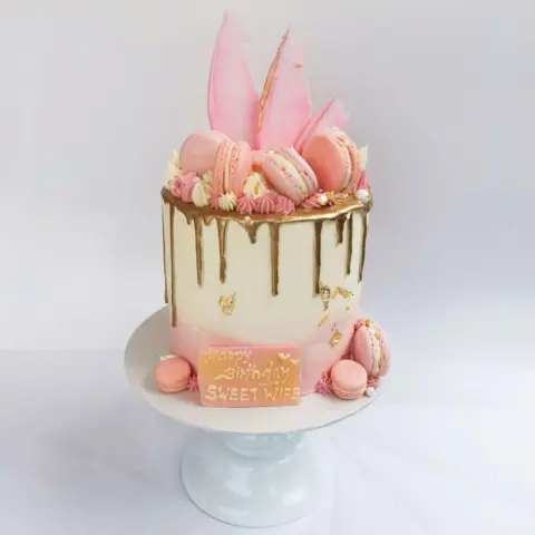 Custom Cake - Macaron