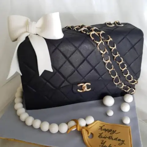 Customized Cake - Bag Custom Cake - Bag