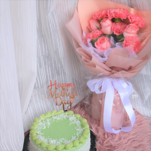 Pandan Cake & Fresh Flower Bouquet