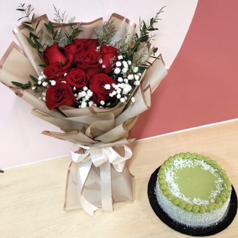Pandan cake and fresh rose bouquet