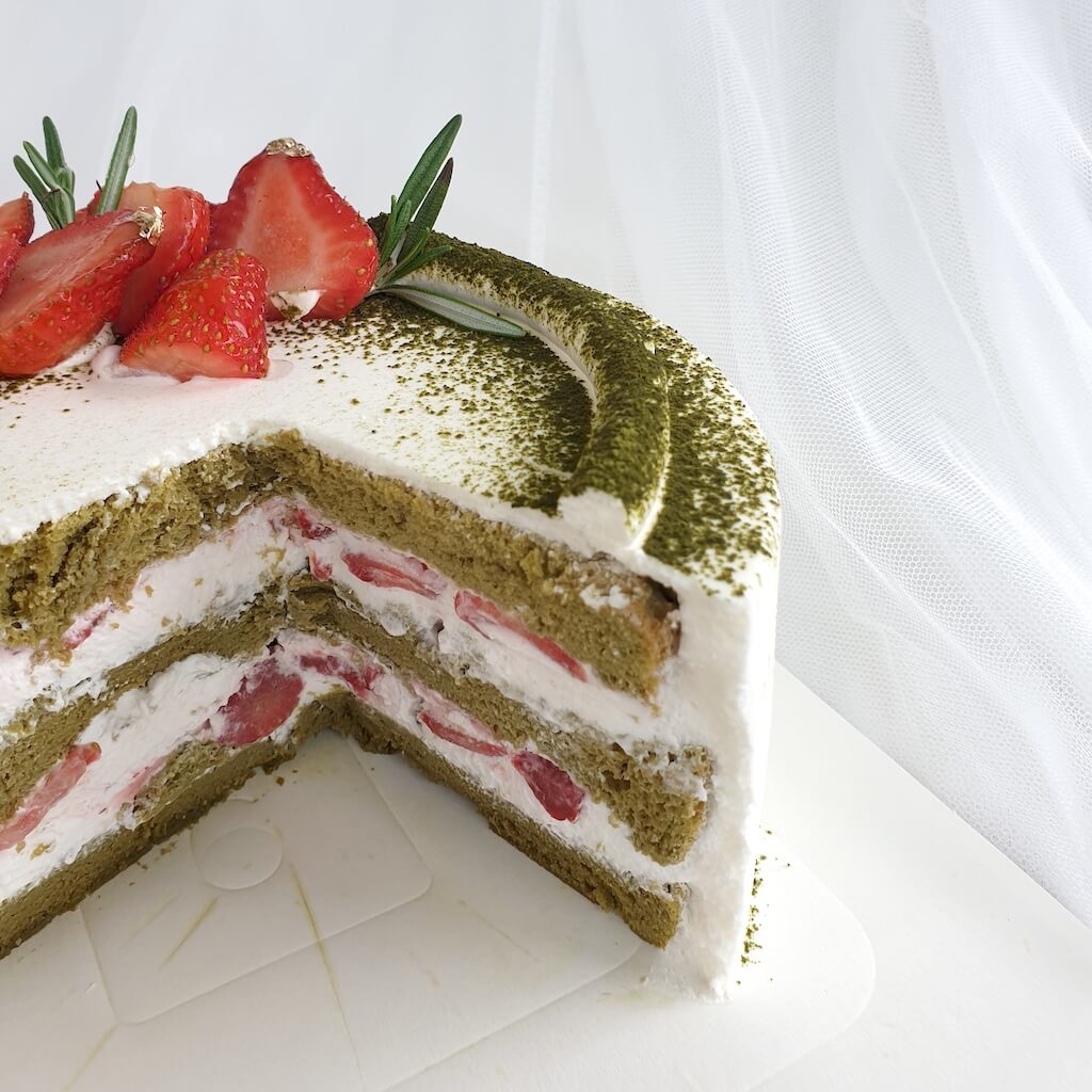 Matcha Strawberry Cake - Cake Delivery In KL/Selangor - YuBake