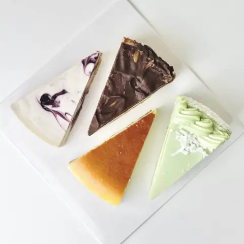 Happiness Box - Pandan, Lemon, Choco Chip Almond, Blueberry White 2 Happiness Box