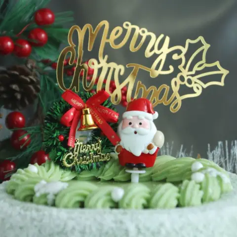Signature Pandan Layer Cake - Christmas Edition (5) Signature Pandan Layer Cake - Christmas Edition