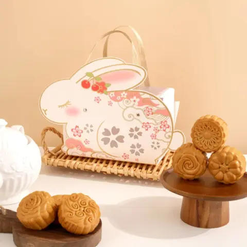 Rabbit Girl mini Mooncake Gift Set